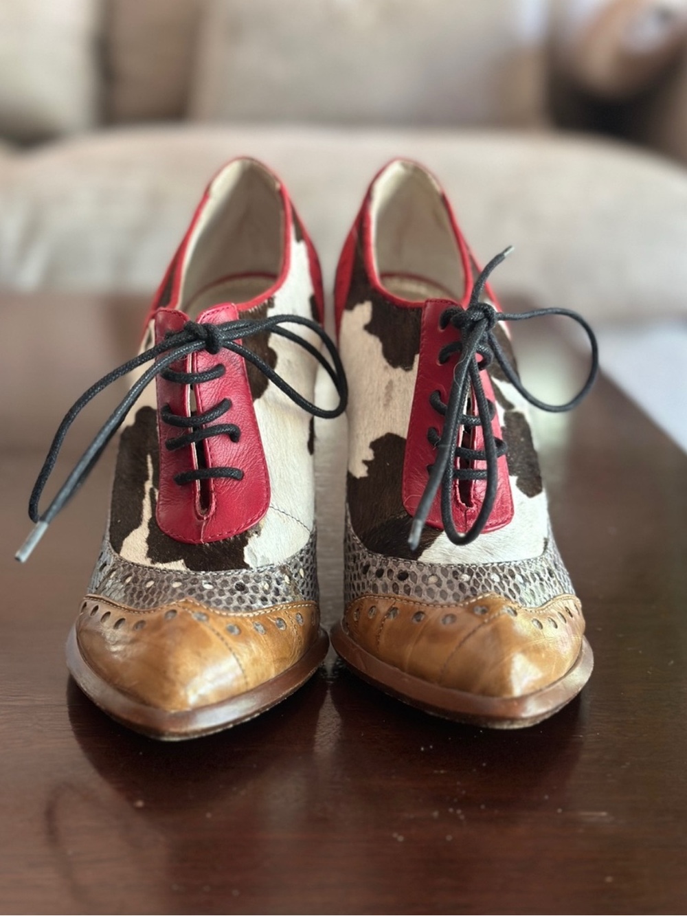 Dolce & Gabbana Lace-Up Oxford Heels - Picture 3 of 8